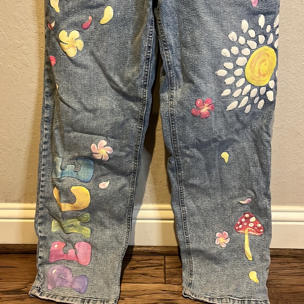 Wild Fable Painted Peace and Mushroom High Rise dad Jeans size 2 - Picture 3 of 9